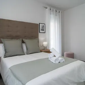 Apartment Aac - Con Terraza, Muy Amplio, Totalmente Equipado, Cerca Del Centro Y Nuevo!, Malaga